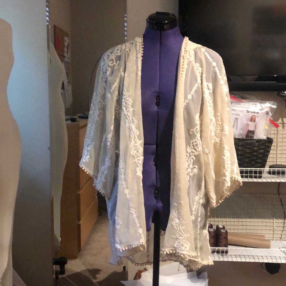 Lace kimono